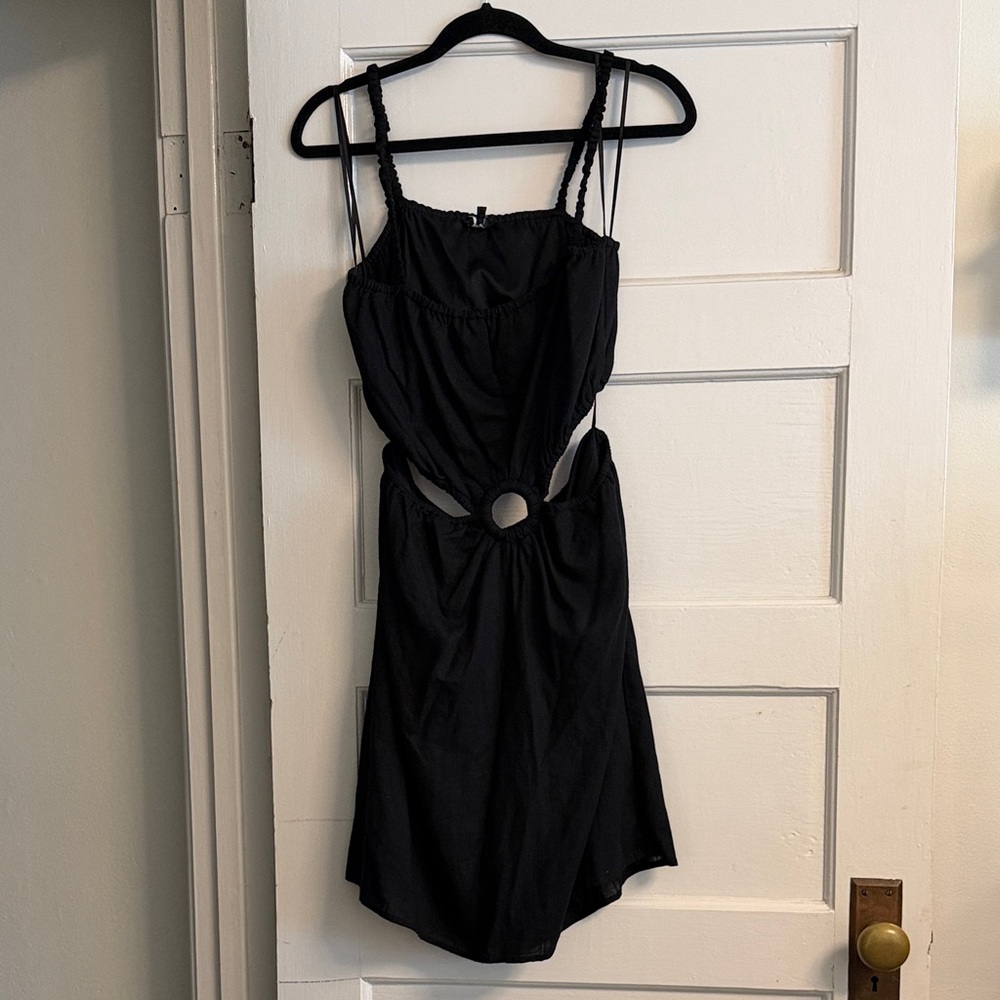 Aakaa Black Cutout Ring Detail Mini Dress - Picture 4 of 5